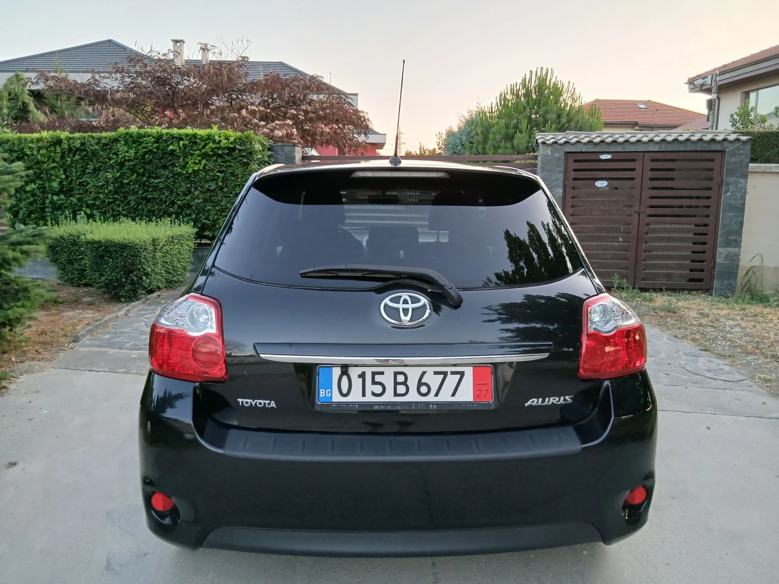 Toyota Auris 1.6 Club facelift - изображение 5