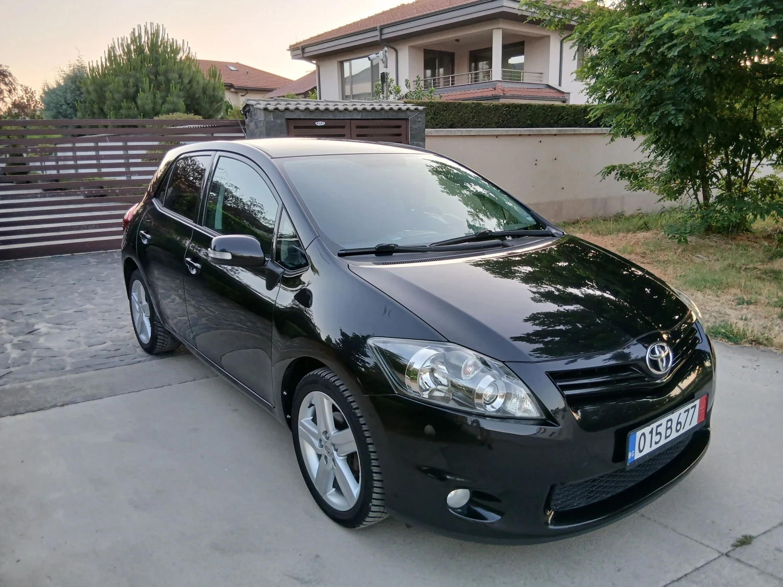 Toyota Auris 1.6 Club facelift - изображение 3