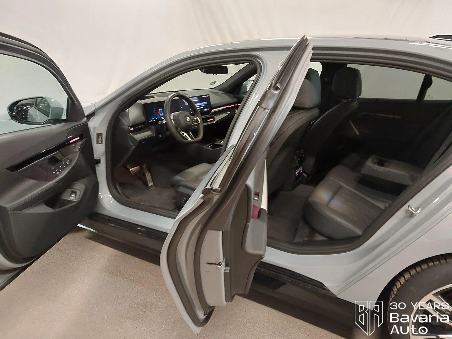 BMW 520 i M Sport Paket Steptronic - изображение 5