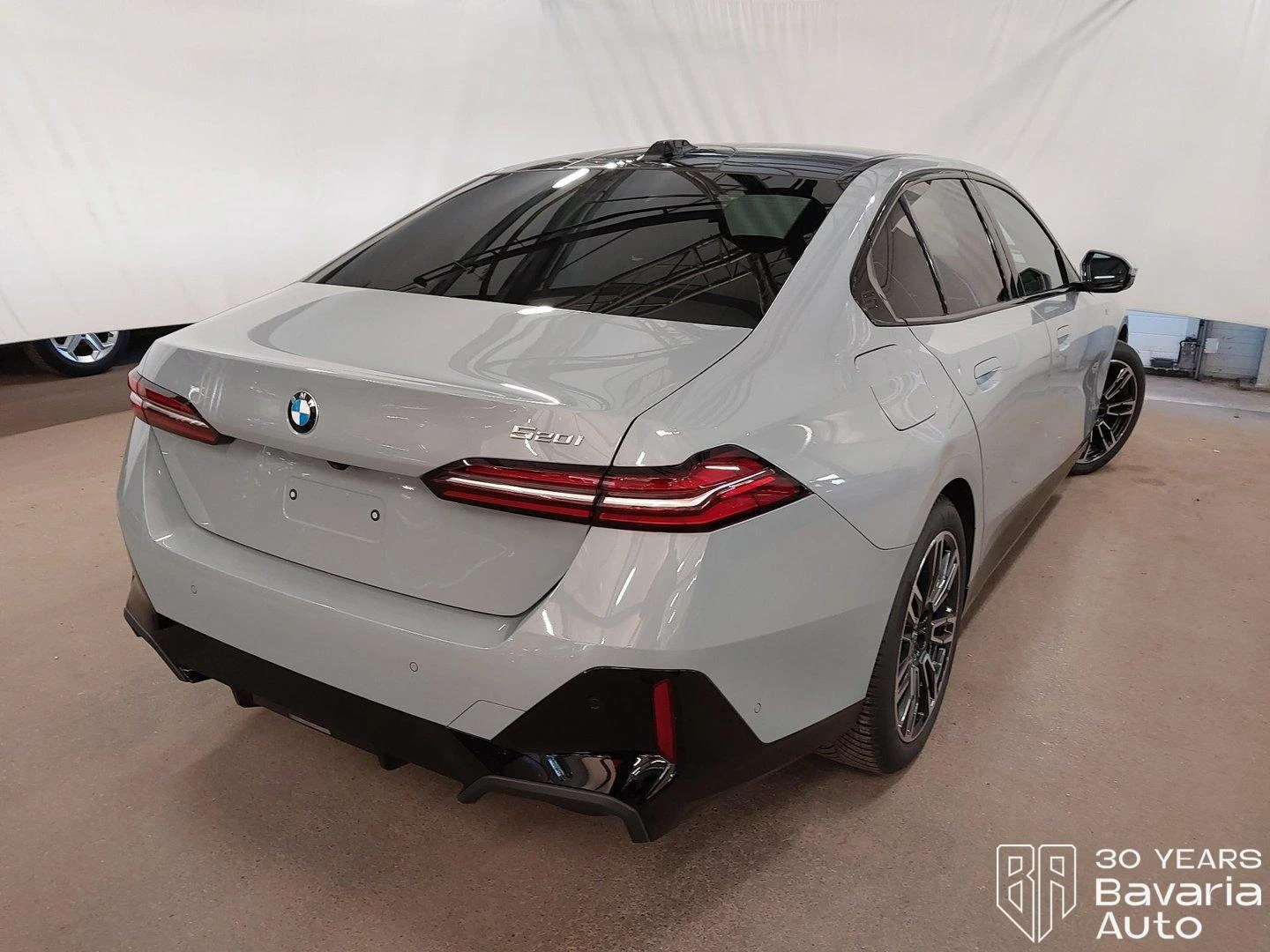 BMW 520 i M Sport Paket Steptronic - изображение 3