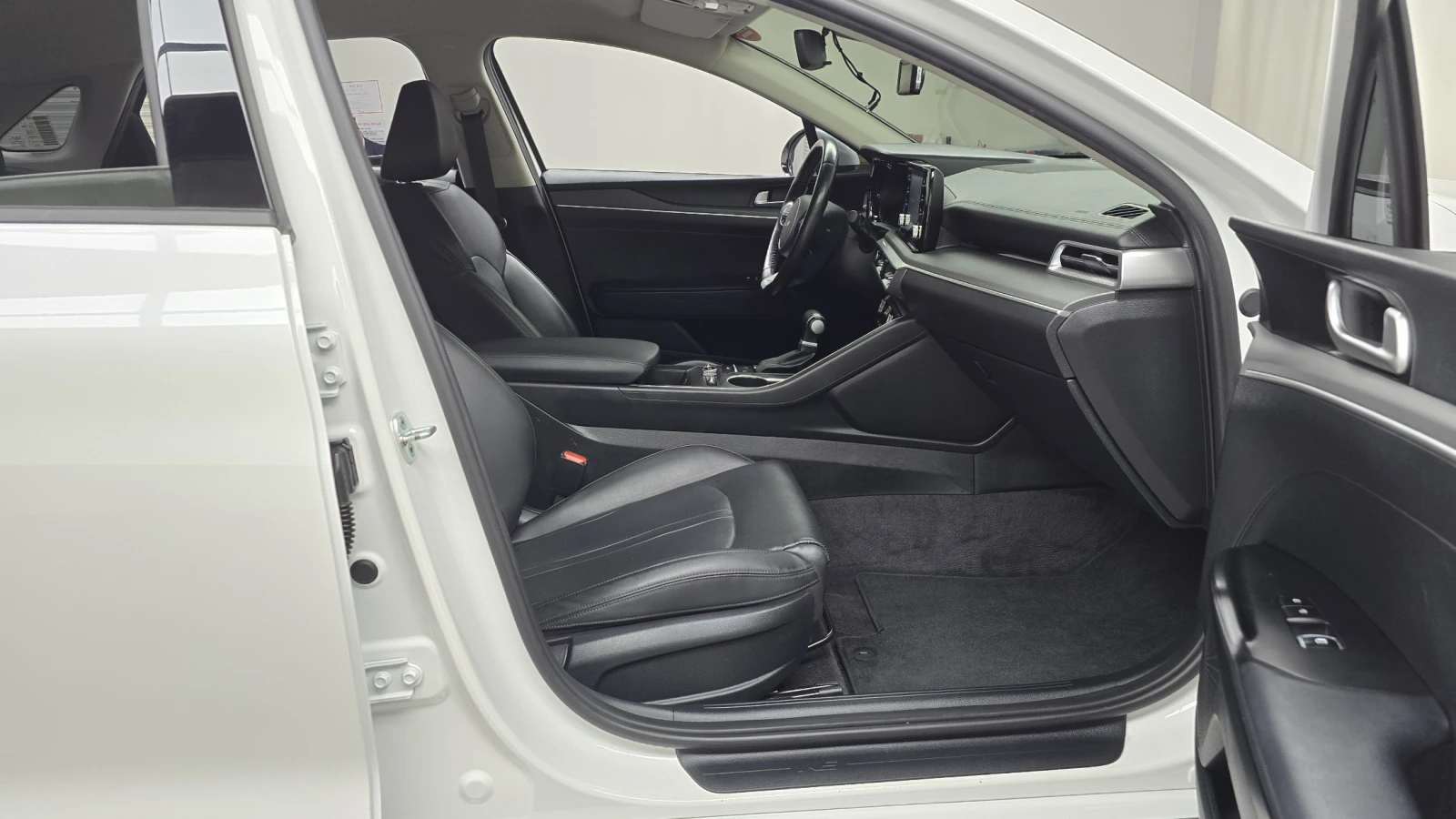 Kia K5 2.0LPI STANDARD  - изображение 10