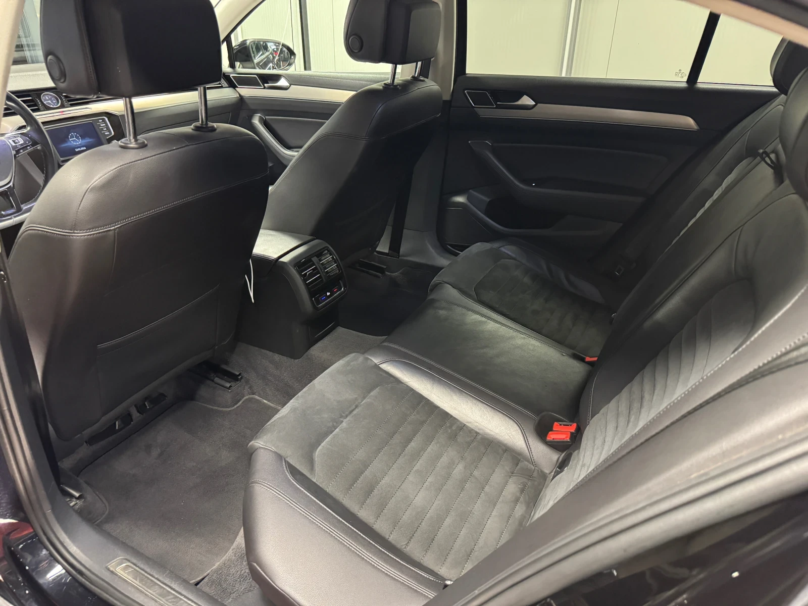 VW Passat 2.0TDI HIGHLINE /Автомобил върнат от лизинг - изображение 7