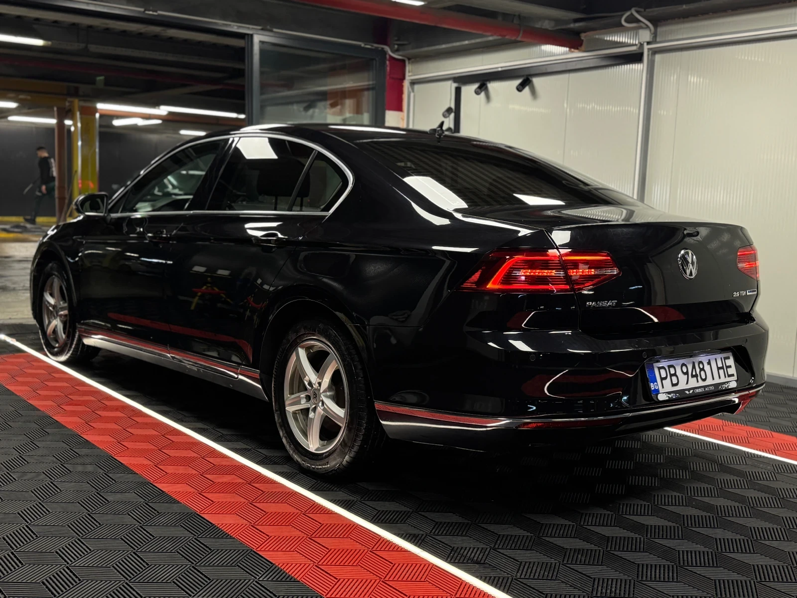 VW Passat 2.0TDI HIGHLINE /Автомобил върнат от лизинг - изображение 4