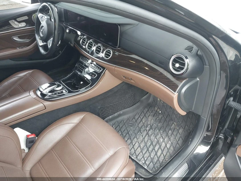 Mercedes-Benz E 43 AMG 3.0l Amg E 43 4Matic - изображение 5