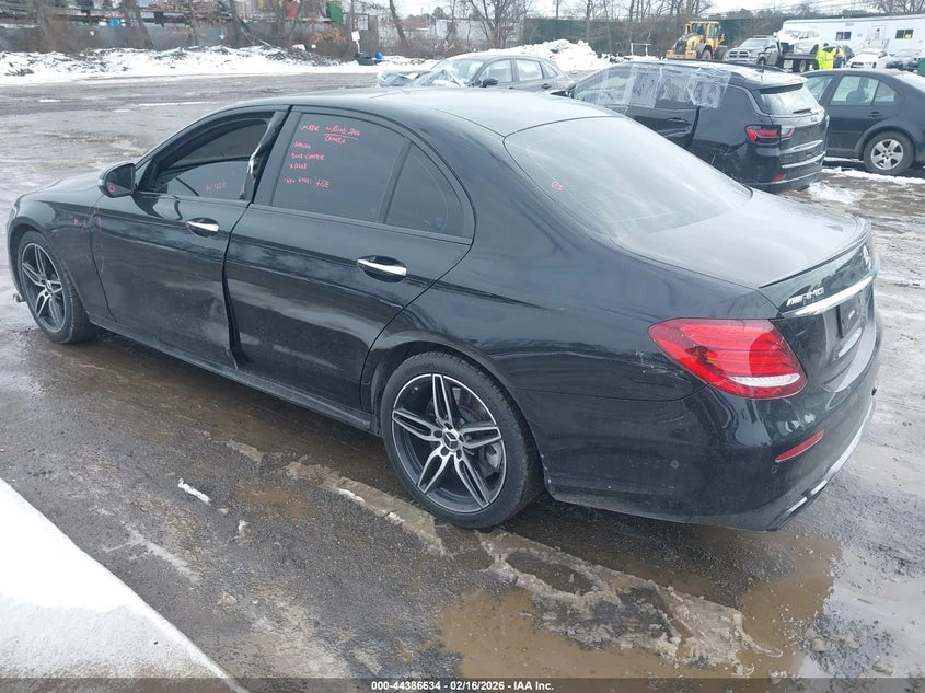 Mercedes-Benz E 43 AMG 3.0l Amg E 43 4Matic - изображение 3