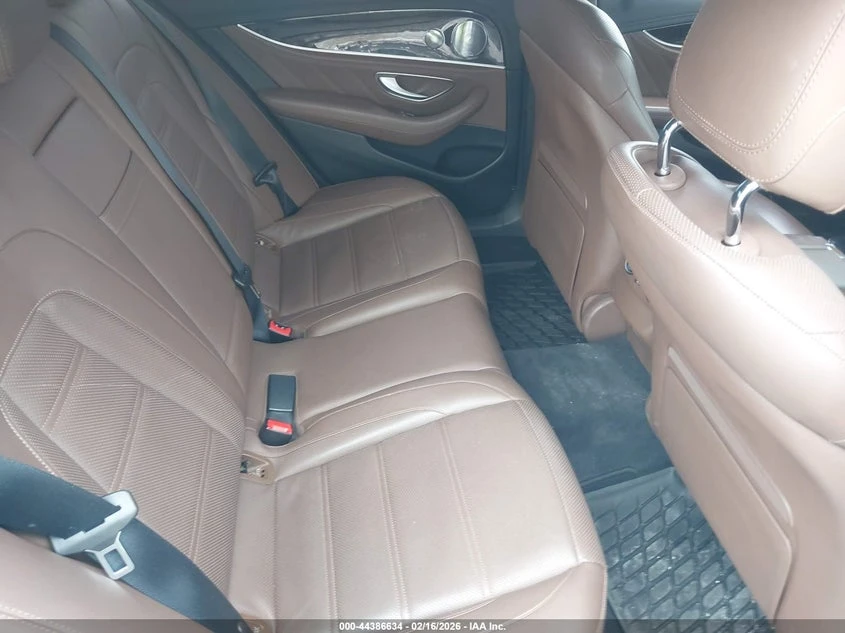 Mercedes-Benz E 43 AMG 3.0l Amg E 43 4Matic - изображение 8