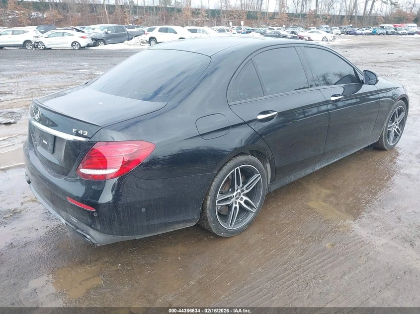 Mercedes-Benz E 43 AMG 3.0l Amg E 43 4Matic - изображение 4