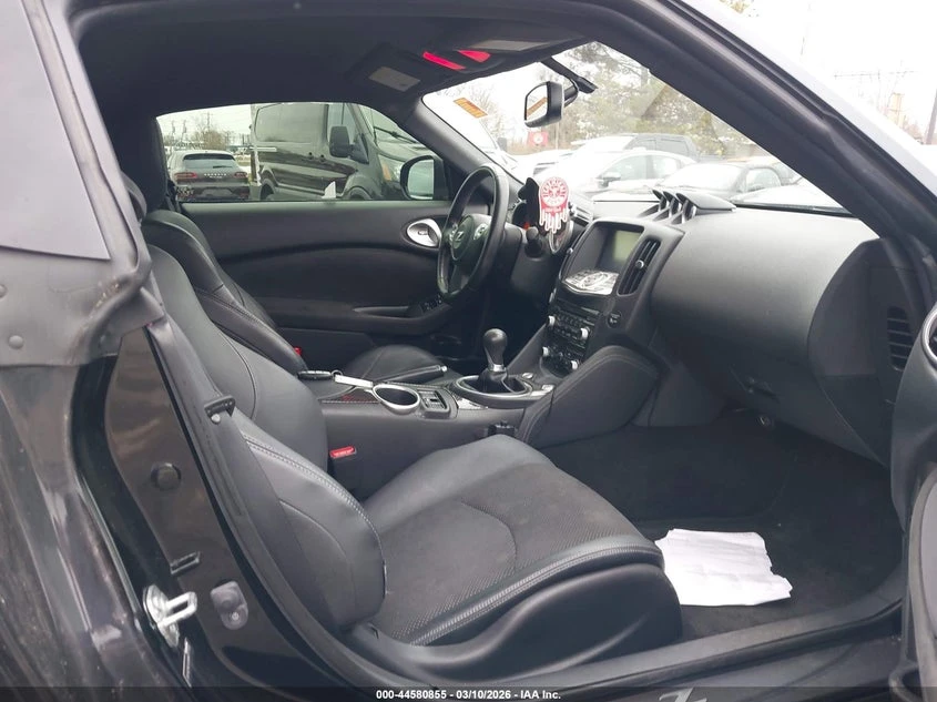 Nissan 370Z 3.7L V-6 DOHC, VVT, 332HP Rear Wheel Drive, снимка 5 - Автомобили и джипове - 53830290