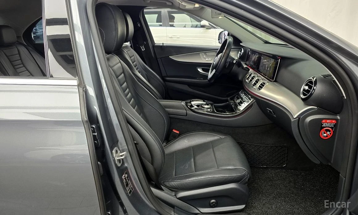 Mercedes-Benz E 300, снимка 11 - Автомобили и джипове - 54072344