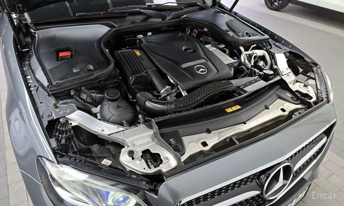 Mercedes-Benz E 300, снимка 6 - Автомобили и джипове - 54072344