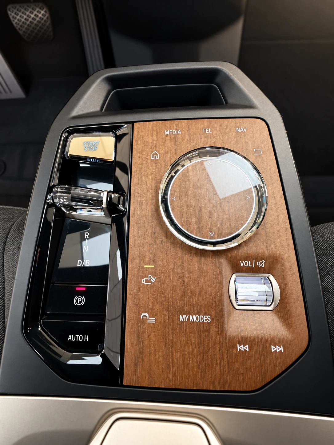 BMW iX 40/100%SOH/Sport/xDrive/360/Alcantara/�����/ | Mobile.bg � ����������� 10