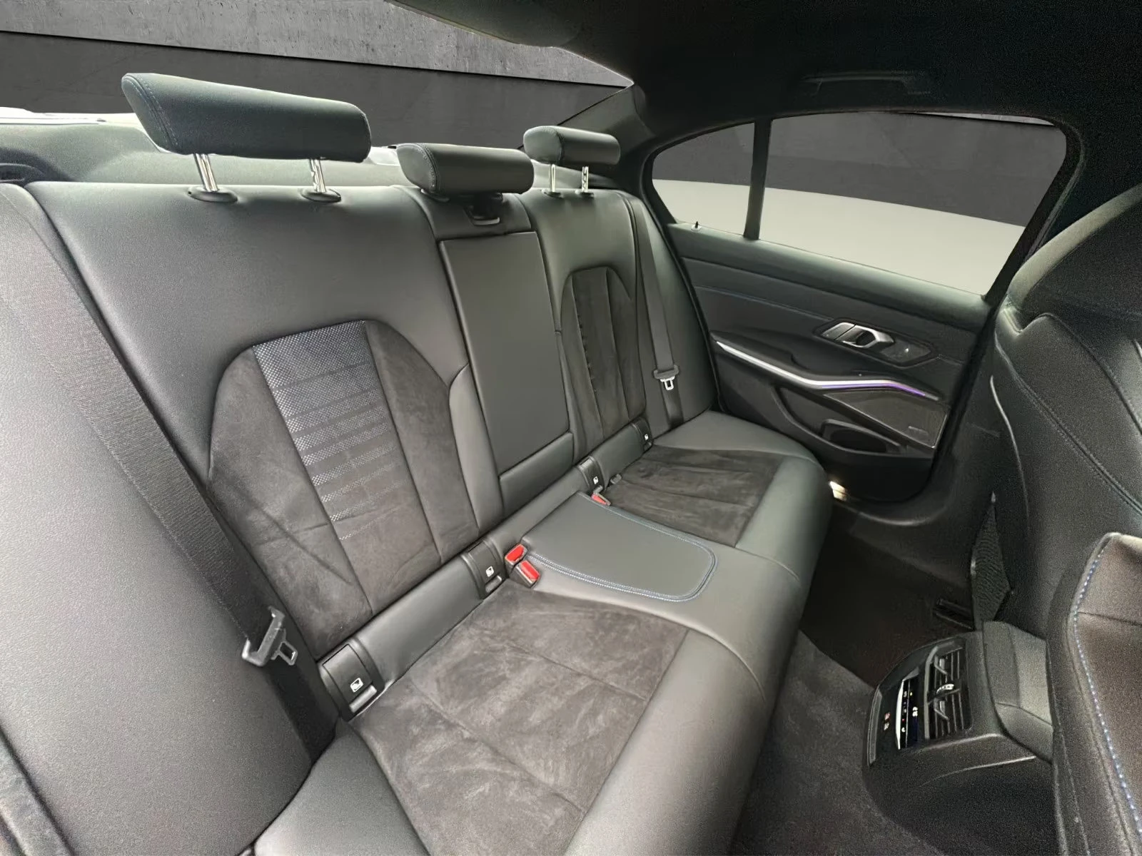 BMW 340 xDRIVE/374HP/CAM/LASER/HUD/PANO/H&K/ACC/295z | Mobile.bg � ����������� 14