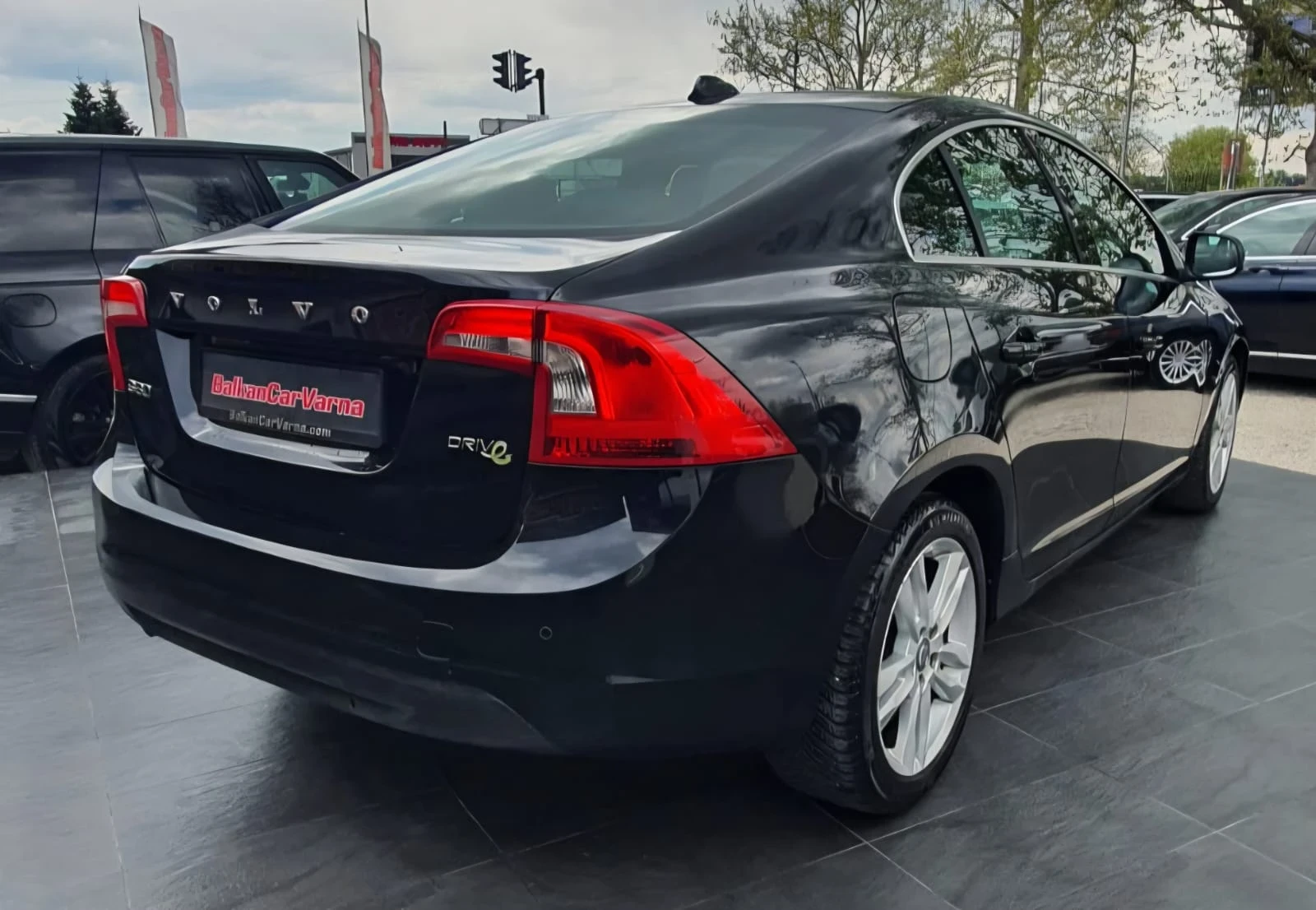 Volvo S60 1.6d DRIVe SUMMUM, снимка 6 - Автомобили и джипове - 54392430