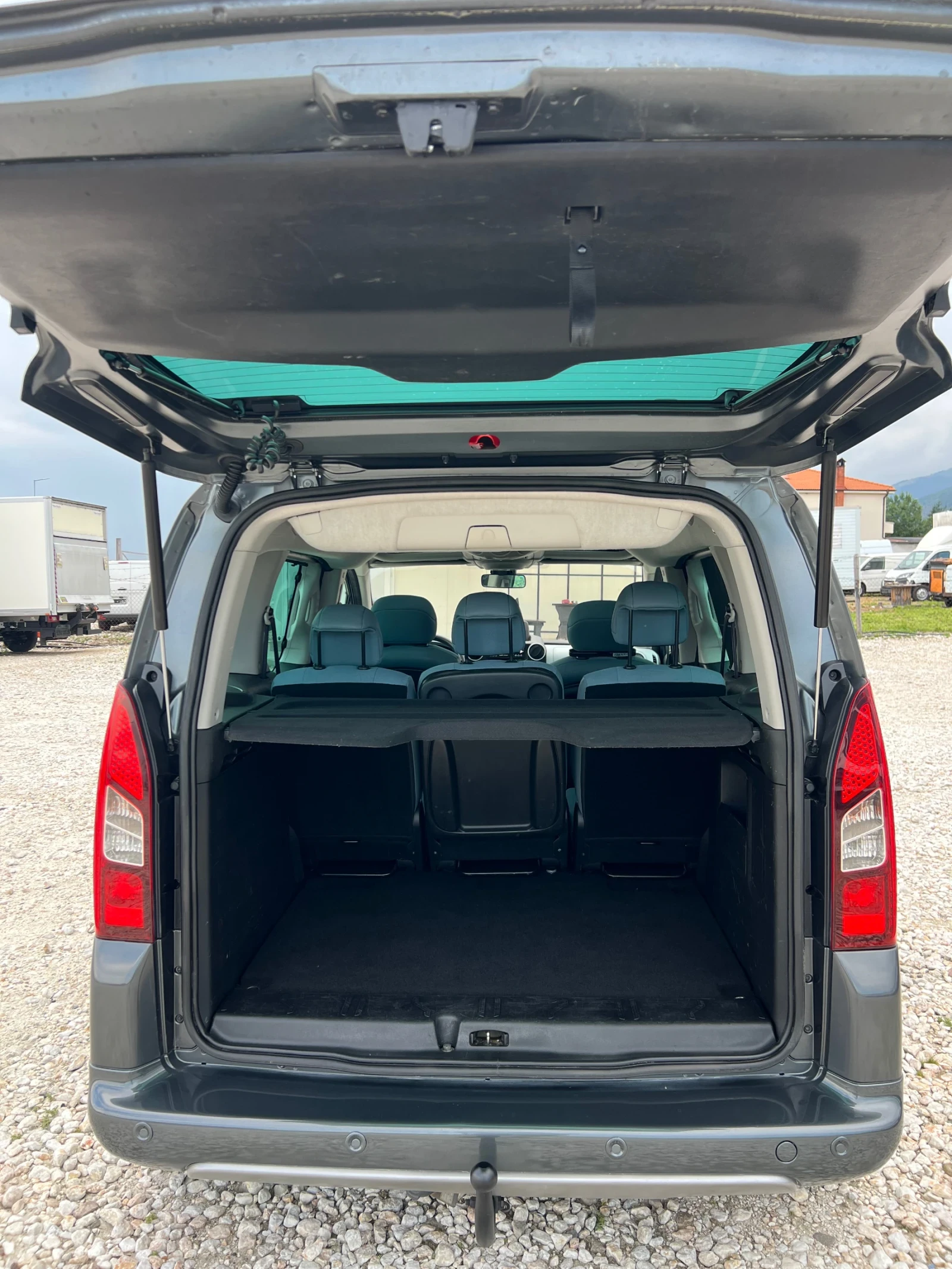 Citroen Berlingo XTR Facelirt 1, 6 HDI., снимка 11 - Автомобили и джипове - 55148858