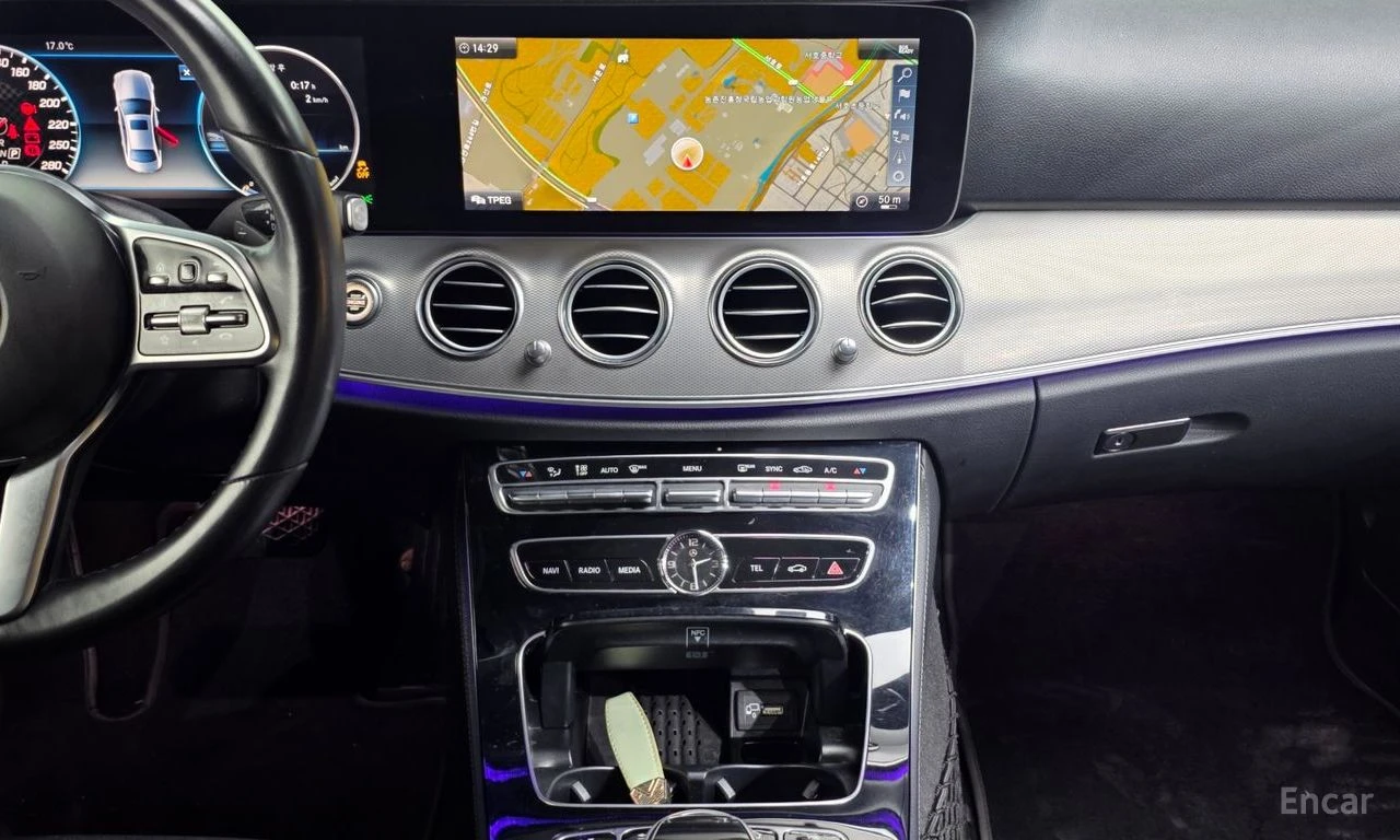 Mercedes-Benz E 300 ДИГИТАЛНО* ТАБЛО* BURMESTER* 360КАМЕРА* LANE* ASSI, снимка 9 - Автомобили и джипове - 55927200