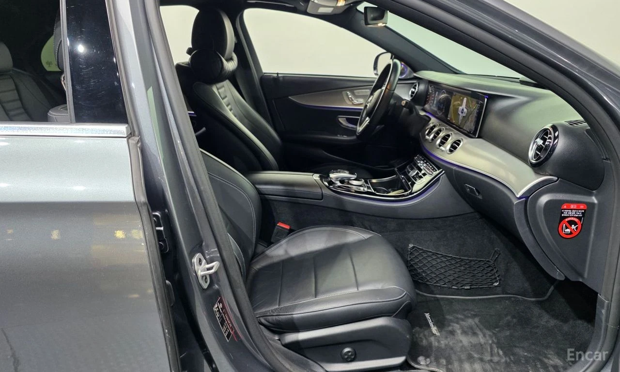 Mercedes-Benz E 300 ДИГИТАЛНО* ТАБЛО* BURMESTER* 360КАМЕРА* LANE* ASSI, снимка 13 - Автомобили и джипове - 55927200