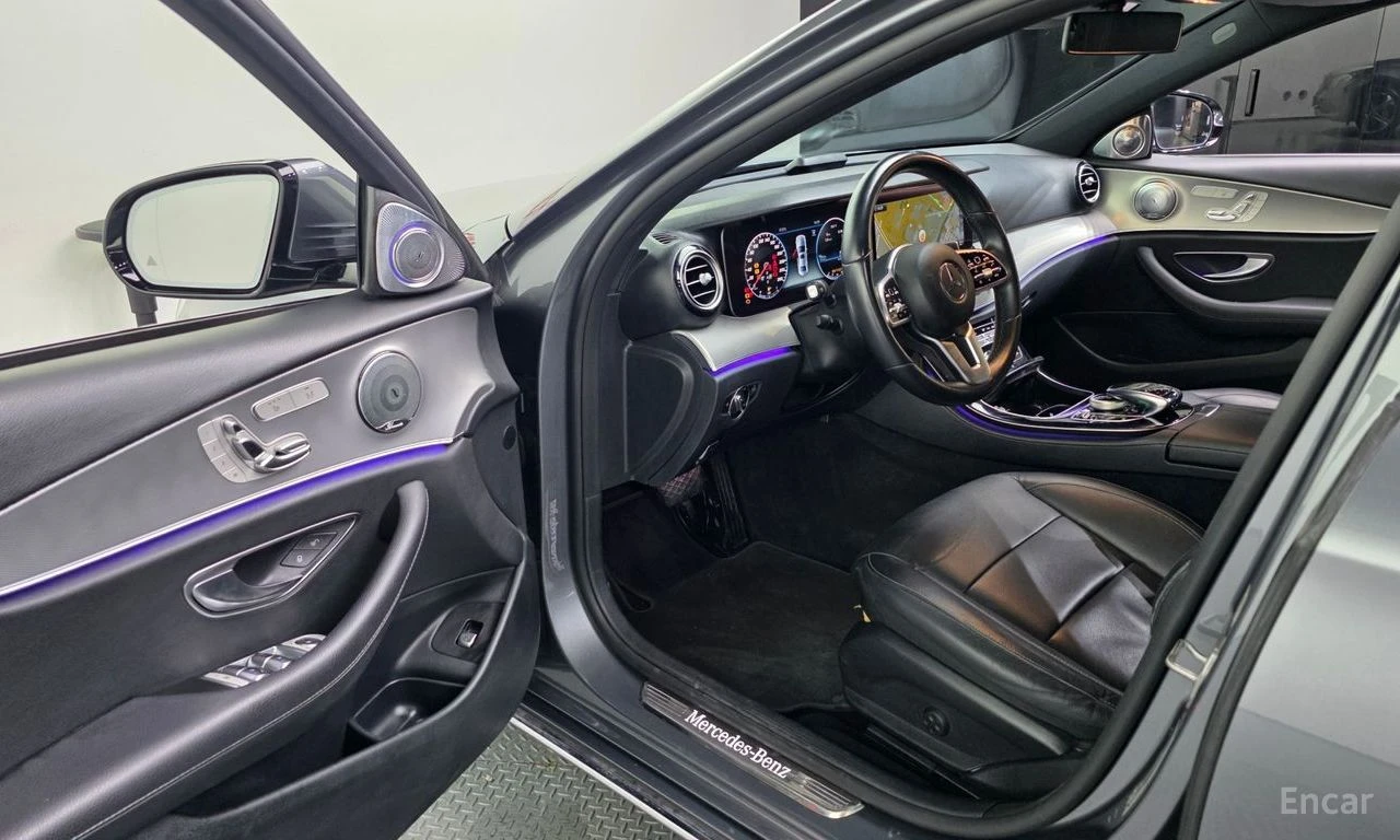 Mercedes-Benz E 300 ДИГИТАЛНО* ТАБЛО* BURMESTER* 360КАМЕРА* LANE* ASSI, снимка 5 - Автомобили и джипове - 55927200