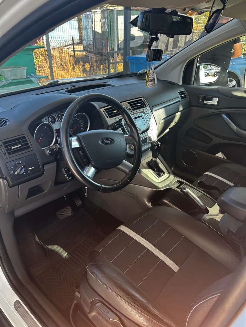 Ford Kuga, снимка 8 - Автомобили и джипове - 48634511