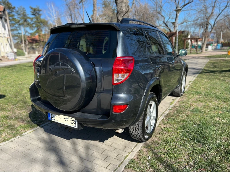 Toyota Rav4, снимка 4 - Автомобили и джипове - 49598299