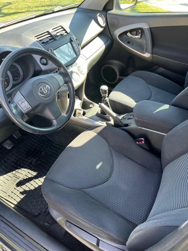 Toyota Rav4, снимка 7 - Автомобили и джипове - 49598299