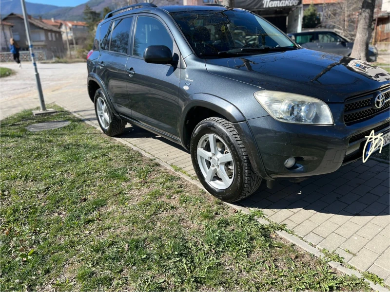 Toyota Rav4, снимка 2 - Автомобили и джипове - 49598299