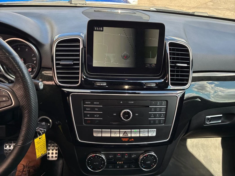 Mercedes-Benz GLE 400 4MATIC* AMG-pack* Distr* Multibeam* Harman* 360* , снимка 6 - Автомобили и джипове - 52317812