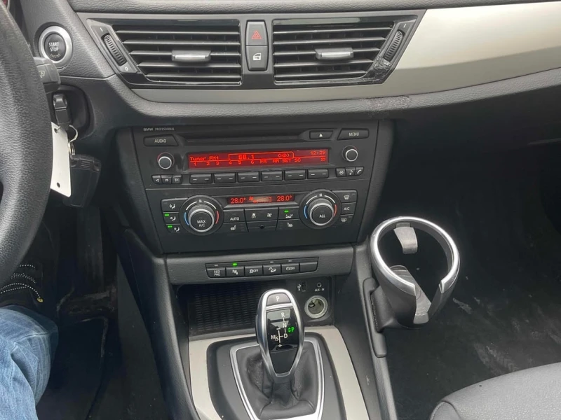 BMW X1 * xDrive28i * CARFAX * БЕЗ ПЪРВОНАЧАЛНА ВНОСКА, снимка 9 - Автомобили и джипове - 53091553