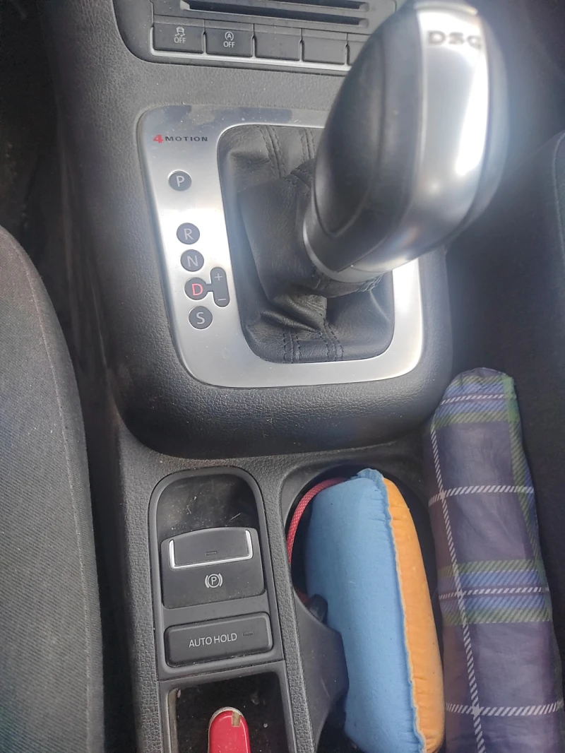 VW Tiguan 2.0 TDI 4Motion (140 000 km), снимка 13 - Автомобили и джипове - 53480211