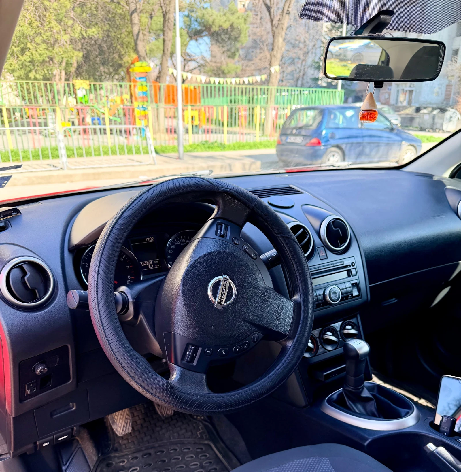 Nissan Qashqai 1.6 Перфетен!! , снимка 6 - Автомобили и джипове - 54323046