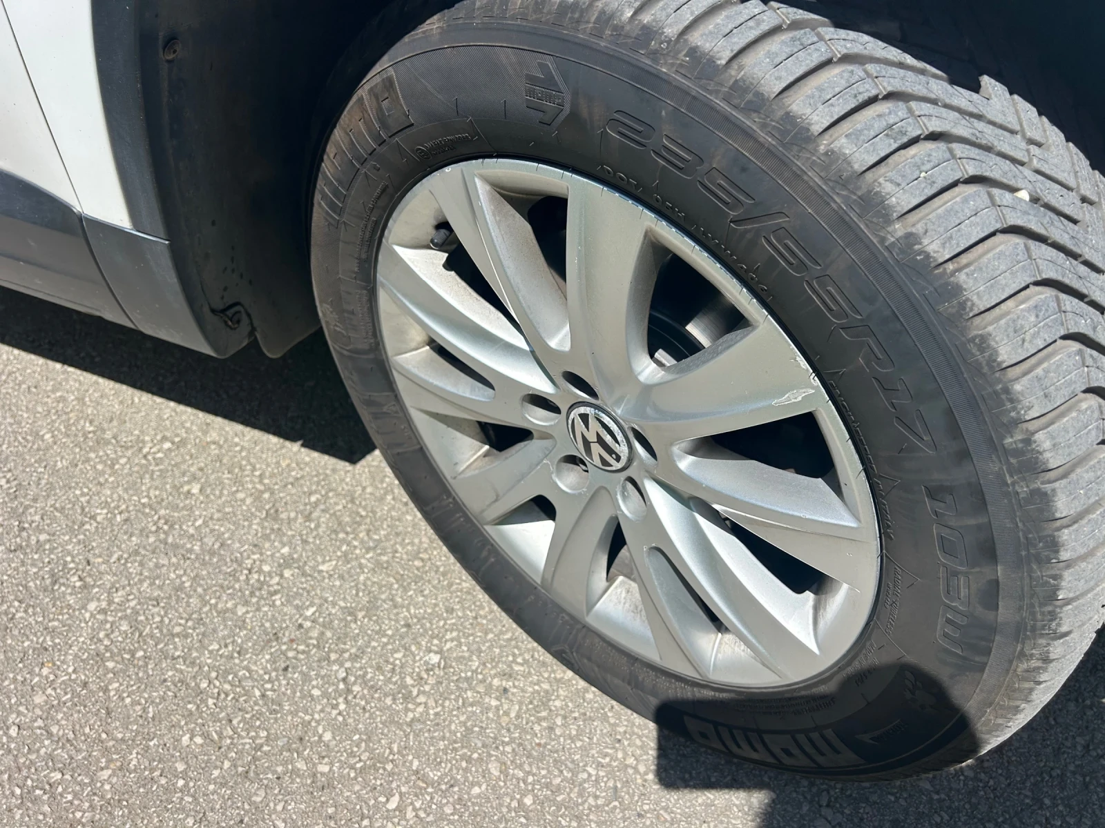 VW Tiguan 4motion, снимка 16 - Автомобили и джипове - 54330929