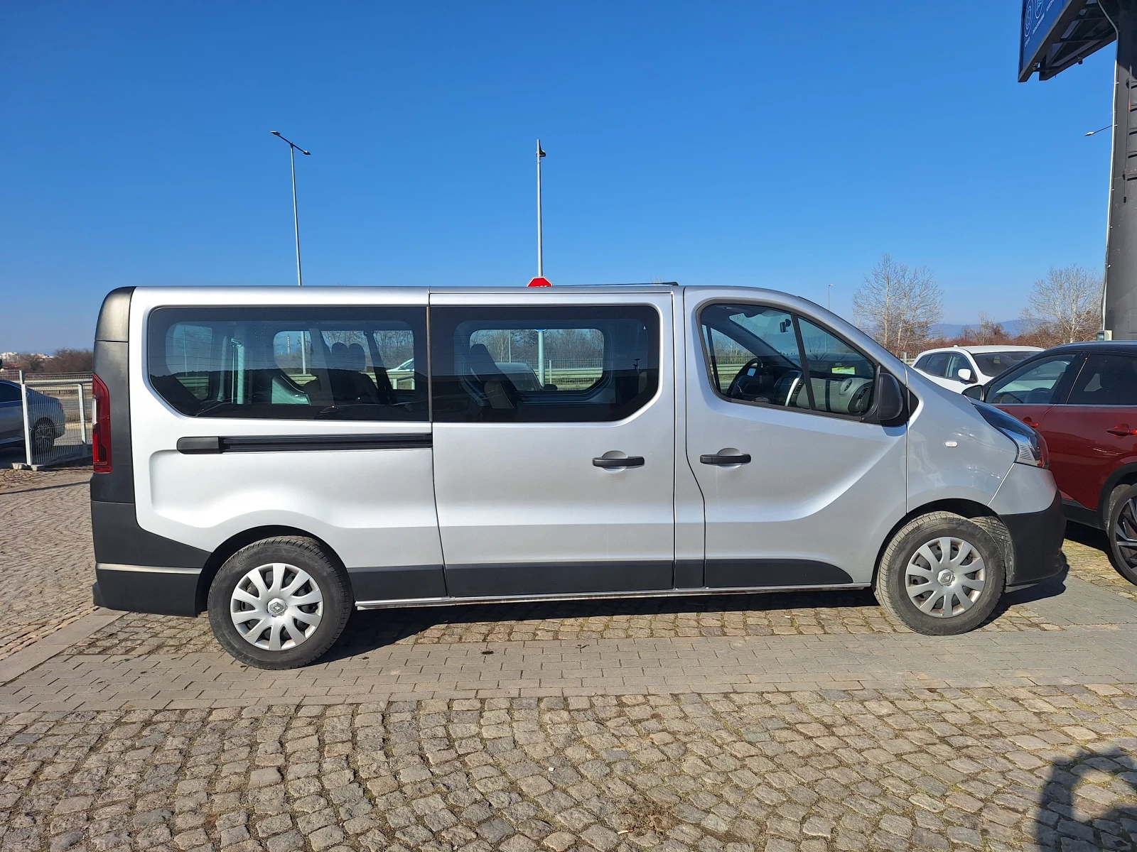 Renault Trafic 1.6dCi 120к.с. 8+ 1м. - изображение 7
