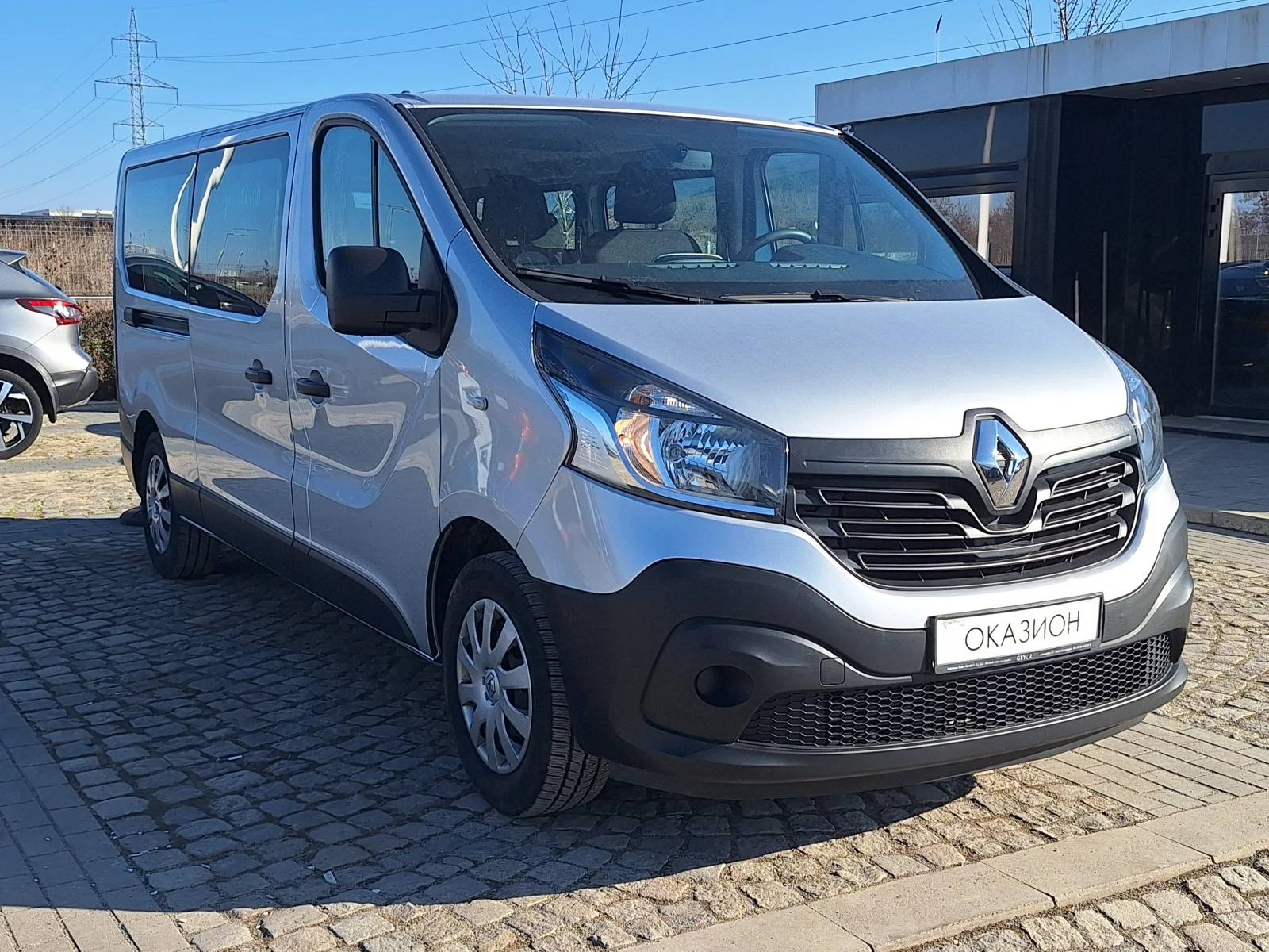 Renault Trafic 1.6dCi 120к.с. 8+ 1м. - изображение 3
