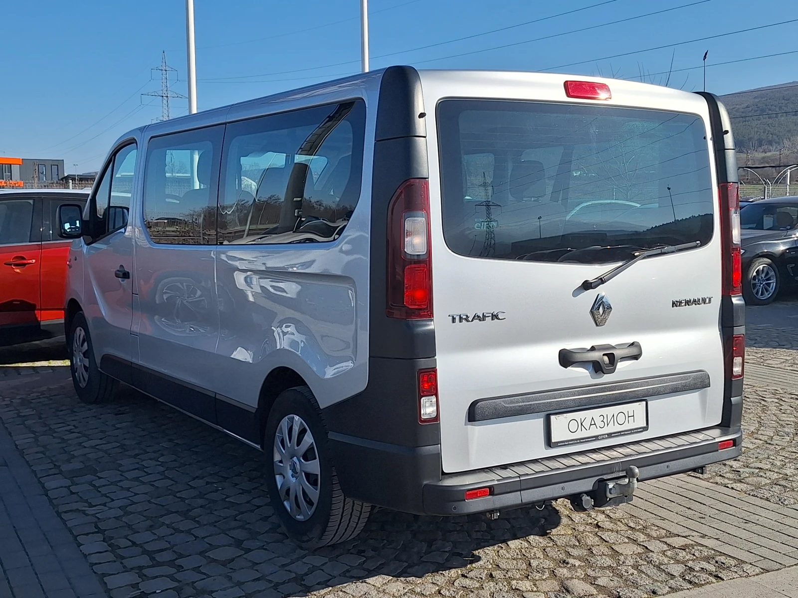 Renault Trafic 1.6dCi 120к.с. 8+ 1м. - изображение 6