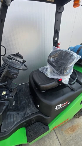 ����� �� �������� �� ������� Hangcha OSAKA 2.5 ����