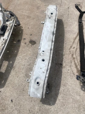 Греда под предна броня за Volvo v50 2010 г., снимка 1