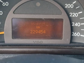 Mercedes-Benz C 180 COMPR+ GAS* 6sk* Avantgarde* SEDAN* ИСТИНСКИ КМ!!, снимка 17