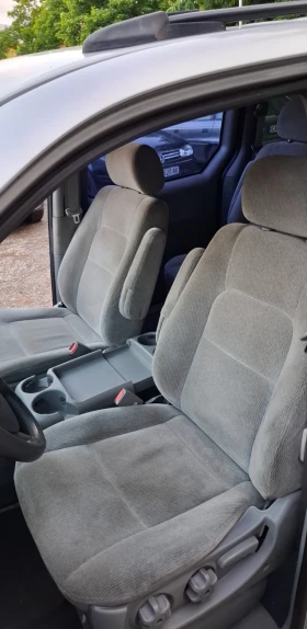Kia Carnival | Mobile.bg    13