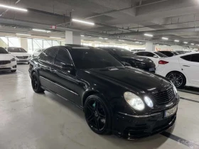 Mercedes-Benz E 55 AMG ОБДУХ * ПАНО * ХЕД ЪП * ФИКСИРАНА ЦЕНА ДО БЪЛГАРИЯ | Auto.bg — изображение 3