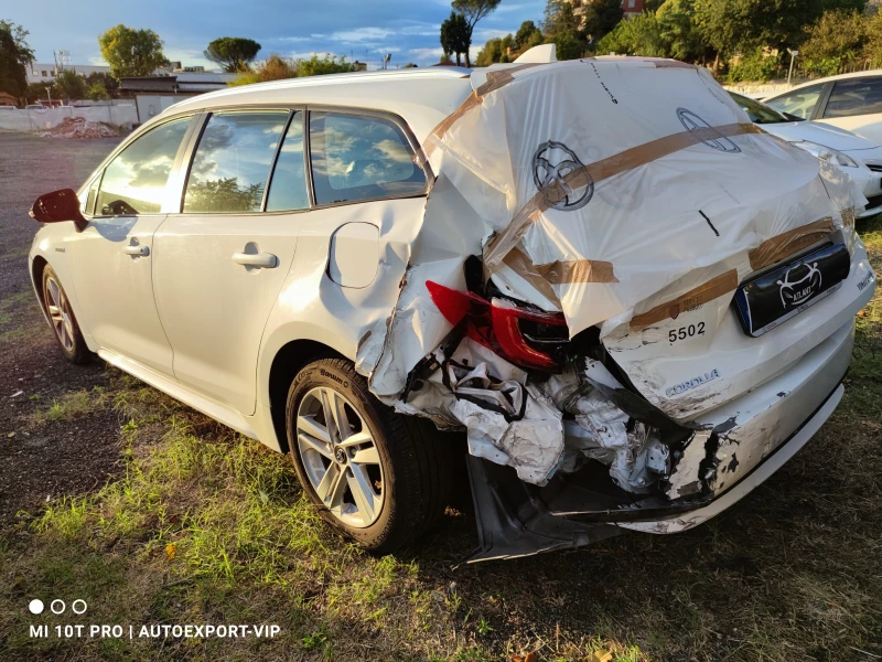 Toyota Corolla 1.8HYBRID, снимка 5 - Автомобили и джипове - 47508557