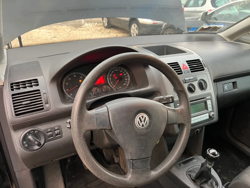 VW Touran 1, 6 бензин 102 к.с, снимка 13 - Автомобили и джипове - 48270958