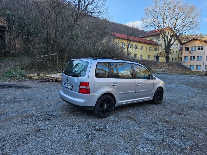 VW Touran 20 тди автоматик, снимка 5 - Автомобили и джипове - 48604945