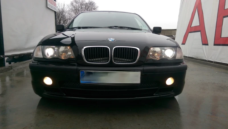 BMW 320 320i, снимка 1 - Автомобили и джипове - 49149428