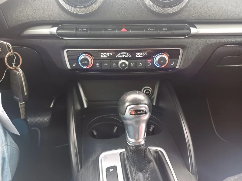 Audi A3 1.6 TDI, снимка 15 - Автомобили и джипове - 49849315