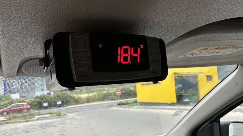 Dacia Dokker 1.5dCi Хладилна N1 данъчен креди, снимка 17 - Автомобили и джипове - 51707247