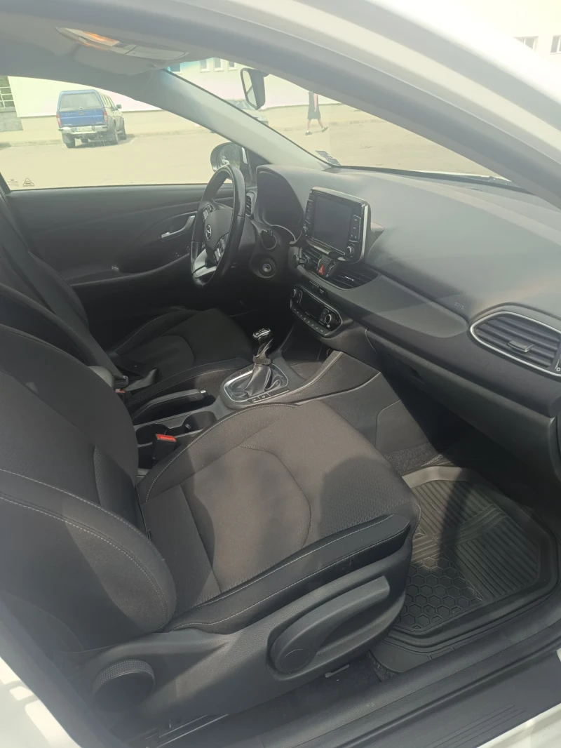 Hyundai I30 1.6, снимка 12 - Автомобили и джипове - 51913485