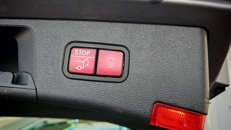 Mercedes-Benz E 300 BLUETEC HYBRID ТОП СЪСТОЯНИЕ СЕРВИЗНА КНИЖКА , снимка 7 - Автомобили и джипове - 52129768