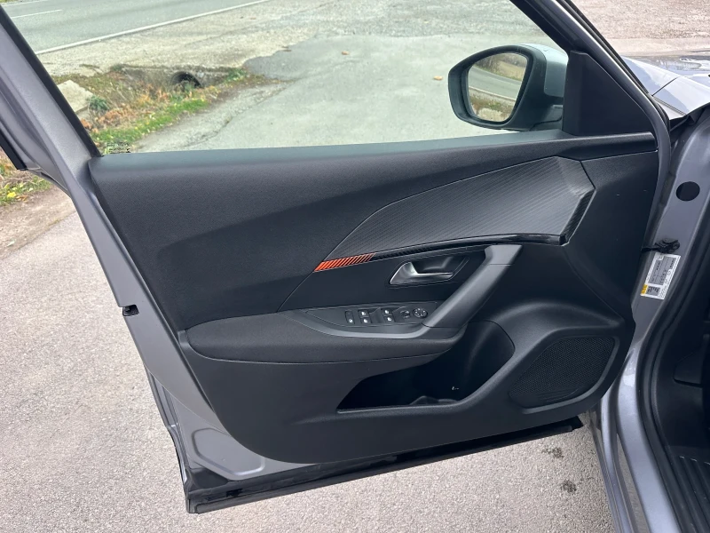 Peugeot 2008 1.5 HDI, снимка 10 - Автомобили и джипове - 52187386