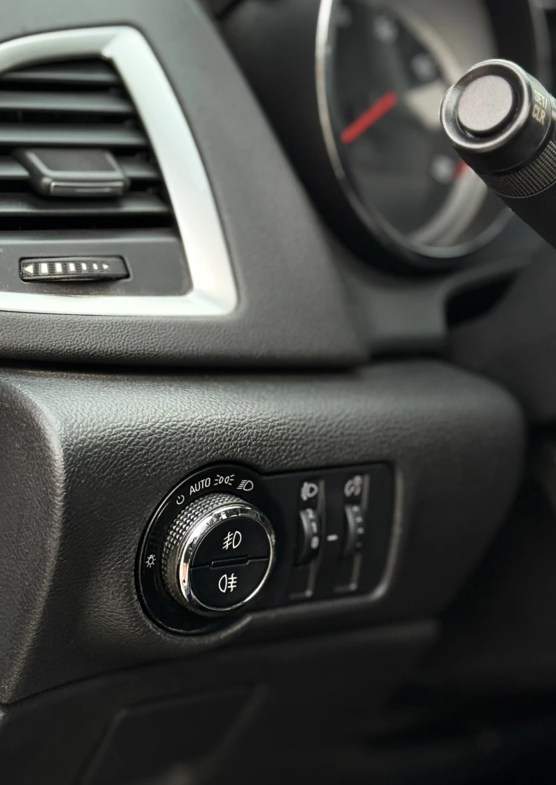 Opel Astra LPG 1.4 Turbo, снимка 12 - Автомобили и джипове - 52877571