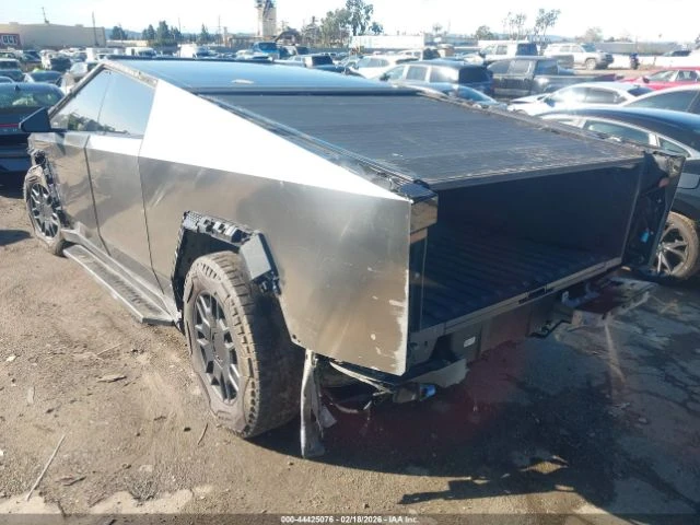 Tesla Cybertruck AWD FOUNDATION, снимка 3 - Автомобили и джипове - 53670336