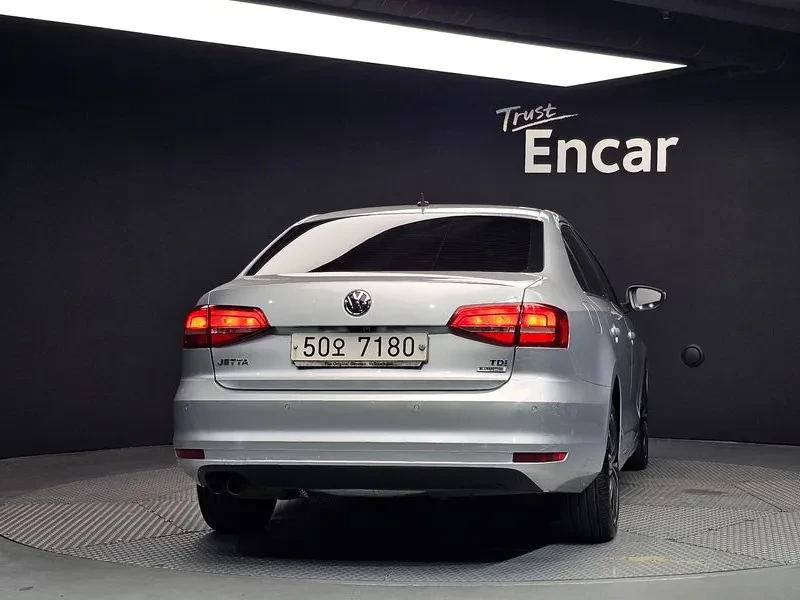 VW Jetta 2.0 Tdi Bluemotion 6Th Generation | Mobile.bg � ����������� 4